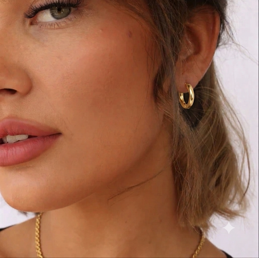 Classic Huggie Hoops
