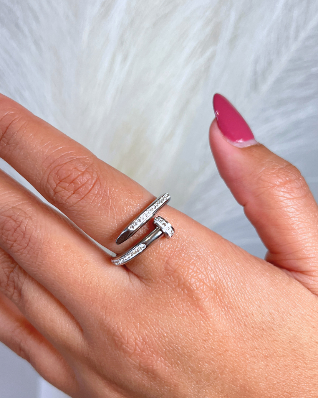Clavo Pave Ring